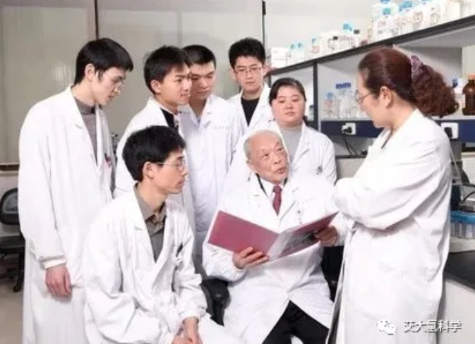 引导氢医学发展的两院院士们！